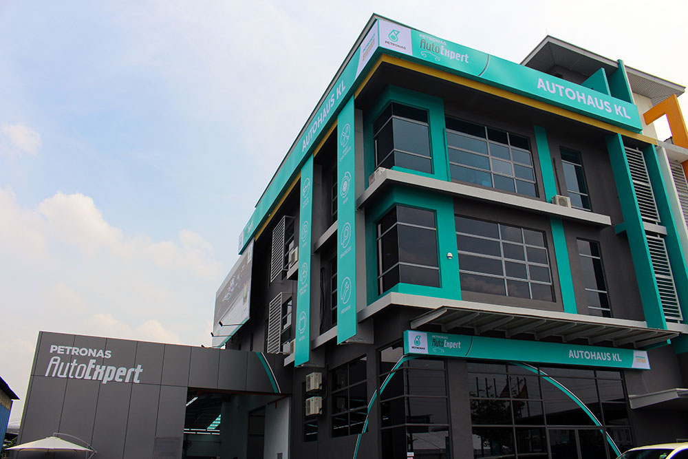 Petronas opens Malaysia’s first AutoExpert Centre - Carsome Malaysia